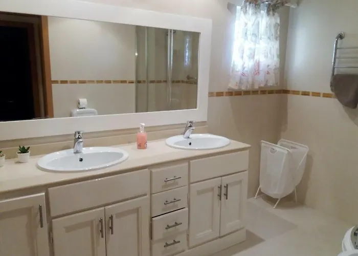 Coelha - Pool - Free Wi-fi - Air Con * Albufeira