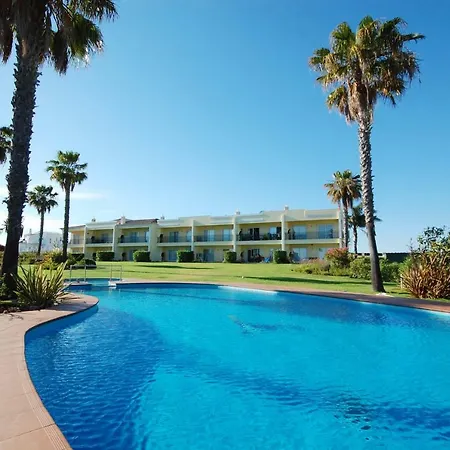 Apartment Coelha - Pool - Free Wi-fi - Air Con *